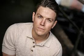 Mitchell Hunt's Instagram, Twitter & Facebook