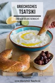 Ein Einfaches Rezept Fur Selbstgemachten Tsatsiki Www Muenchner Kueche De Tsatsiki Zaziki Dip Griechenland Meze Sommer In 2020 Rezepte Herzhaft Und Suss Lecker