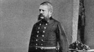 Sein vater alois hitler war damals einfacher landwirt und die mutter klara pölzl stammte aus einer bäuerlichen familie mit fünf kindern. Biografie Uber Hitlers Vater Briefe Geben Intime Einblicke Ins Familienleben Hitlers Kultur Srf