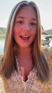 Mollie Roberson's Instagram, Twitter & Facebook