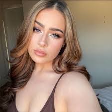 Jasmine Schaeffer's Instagram, Twitter & Facebook