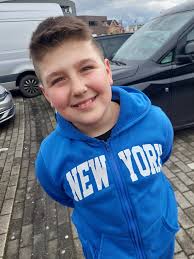 Can someone please give my baby a good background ? Thanks in advance