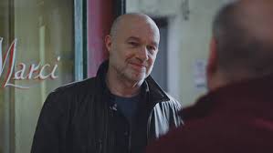 Site de référence sur la série ''plus belle la vie'', diffusée sur france 3, du lundi au vendredi à 20h20. Plus Belle La Vie En Avance Leo Veut Racheter Les Parts De Thomas Le Resume De L Episode Du 22 Janvier 2021