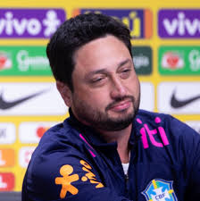 Como o Corinthians fica com Arthur Elias na seleção feminina