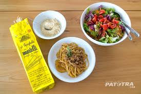 Servite i vostri spaghetti al ragù di moscardini ben caldi. Spaghetti Al Ragu Rezept Aus Der Spaghetti Manufaktur Martelli