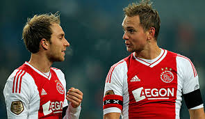 Siem de jong könnte in der neuen saison in der bundesliga zwar sei auch die premier league ein thema für seinen bruder. 24 Jahriger Setzt Zeichen An Mitspieler