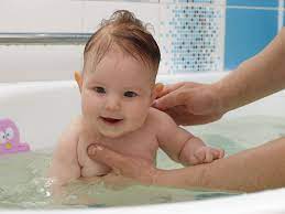National eczema association (nea) will say at least once a day, which is what i personally do with my child who has eczema. How Often To Bathe A Newborn According To Pediatricians