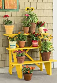 Do It Yourself Ideen Fur Die Blumentreppe Im Garten Schritt Fur Schritt Die Pflanzentreppe Selber Bauen Diy Blumenstander Pflanzentreppe Pflanzenstander