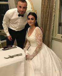 Esra bilgiç ve gökhan töre'nin düğün fotoğrafları ise sosyal medyada binlerce beğeni ve yorum gökhan töre ve esra bilgiç evlendi. Esra Bilgic And Her Husband Turkish Wedding Bridal Dress Fashion Esra Bilgic