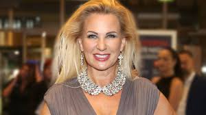 Schlager.de hat jetzt eigene charts! Angriff Auf Ex Mann Michael Wendler Dschungelcamp Claudia Norberg Wird Wendlers Und Lauras Nachbarin Promiwood
