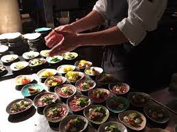 Hochwertiges catering mit kompletter betreuung inklusive veranstaltungsplanung liefere ich ihnen professionell dank langjähriger erfahrung. Gourmet Menu Daheim Ich Miete Mir Einen Koch Gourmetwelten Das Genussportal