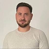 200+ profiluri „Adrian-claudiu”