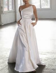 Sarah Seven Elle One Shoulder Wedding Gown At Lovely Bride One Shoulder Wedding Gowns Wedding Dresses Unique Strapless Dress Formal