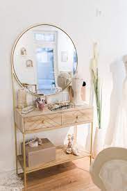 In professionellen brautmodengeschäften finden sie alle accessoires und natürlich auch die hochzeitskleider. Brautmode Limburg Traumhaft Schlichte Hochzeitskleider Kuss Die Braut Brautmode