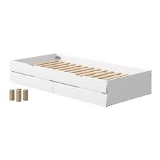 Le lit banquette combine lui à la fois un lit et un tiroir, permettant le rangement des nombreuses affaires. Bloc Lit Gigogne Et Tiroirs De Rangement Nor