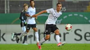 Florian Neuhaus Ich Will Regelmassig Zur Stammelf Zahlen Dfb Deutscher Fussball Bund E V