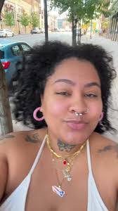 Jillian Summers's Instagram, Twitter & Facebook