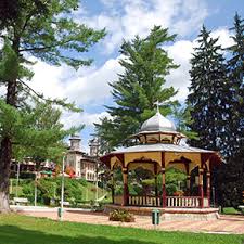 Napoli este un oras bogat in monumente istorice si traditii, anual primind un numar mare de vizitatori. Blue Air Airlines Blue Air Cheap Flights Esky Eu