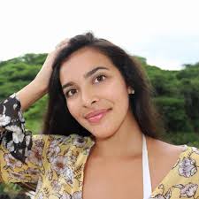 Bianca Pennington's Instagram, Twitter & Facebook