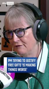 #SirKeirStarmer should stop trying to 'justify' accepting free gifts as it  is 'making things worse', former #Labour #MP #HarrietHarman has said