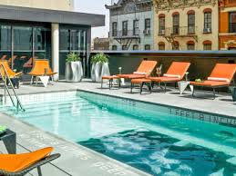 Great for relaxing hours and refreshing swims under the sun during daytime, as well as dinner, drinks and views at night. 5 Of New York City S Coolest Rooftop Pools Booking Com