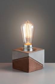 Edison Lamp Cube Lamp Tischlampe Aus Beton Von Oriaroestidesign Beton Edison Oriaroestidesign Tischlampe Lamba Masa Lamba Aydinlatmalar