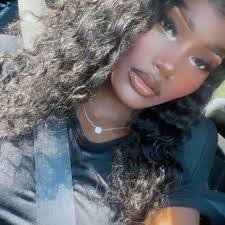 Shaquana Brown's Instagram, Twitter & Facebook