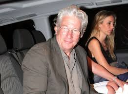 Jul 15, 2021 · la respuesta de maría alejandra silva es que ella solo le puede dar comida a sus trabajadores, a los que ella contrata pero no al portero porque ese no lo contrató ella. Alejandra Silva El Complicado Divorcio De La Novia Espanola De Richard Gere Loc El Mundo