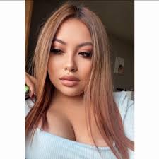 Any nail techs that can get me in a little late tomorrow around 9 PM simple  nude set smal/med lengthy . Ogden area