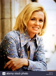 Angie dickinson 'felt exploited' in 'police woman' we got very close to getting married in 1964, the actress told rocca. Police Woman 1970er Jahren Us Fernsehserie Mit Angie Dickinson Stockfotografie Alamy