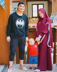Namun, sepertinya larissa chou tak tahan untuk memendam kekesalannya kepada putra sulung mendiang ustaz arifin ilham. Profil Terlengkap Muhammad Alvin Faiz Masa Kecil Dan Keluarga Agama Kisah Cinta Akun Instagram Pendidikan Pekerjaan Hingga Foto Terbarunya Dont Sad