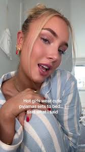 Girls Who Wear Peter Alexander