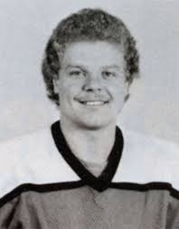 Player photos for the 1973-74 Thunder Bay Hurricanes at hockeydb.com