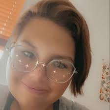 Ellie Stratton's Instagram, Twitter & Facebook