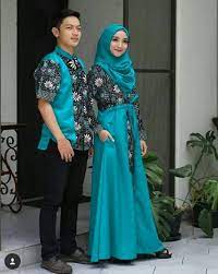Baju tunik modern panjang atau lengan pendek motif batik & polos dengan kancing depan untuk ibu hamil yang bagus dari merk berrybenka, anakara, korz buat kamu yang ingin berkreasi dan bergaya dengan mengenakan baju. 25 Koleksi Baju Pesta Batik Muslim Gaya Modern 2021