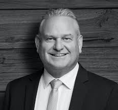 Andrew Rado's Instagram, Twitter & Facebook