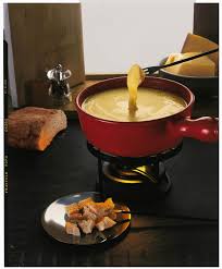 Amazon Com Emile Henry 2 6 Quart Fondue Set Rouge Kitchen Dining Fondue Recipes Cheese Romantic Meals Cheese Fondue