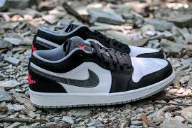 Air Jordan 1 Low Black White Air Jordan 1 Low Black White Infrared 23 Eu Kicks Sneaker Magazine Nike Free Shoes Adidas Shoes Outlet Nike Shoes Outlet