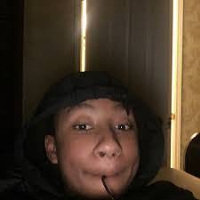 Elnora Lott's Instagram, Twitter & Facebook