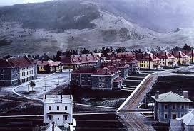 Settle in, then slip out to the shared. Fort Yellowstone Wikipedia