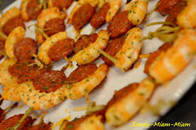 Mini Brochettes De Crevettes Et Chorizo Sandy Miam Miam Brochette Crevette Mini Brochettes Recettes De Cuisine
