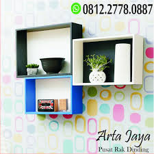 Untuk jenis finishing yang digunakan dapat anda sesuaikan dengan selera atau pilihan warna pavorit. Gambar Rak Dinding Dapur Desain Dekorasi Rumah