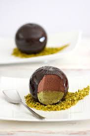Esfera Chocolate Pistacho Jpg 630 945 Mousse De Chocolate Dulces Glaseado De Chocolate