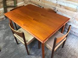 Whether you're dining with family or friends, a beautiful extending dining table and chairs is perfect for when you need a bit the corran extending dining table is a modern table with a pure white high gloss top and tapered grey legs. Eu Vintage Specialise In Retro Vintage 1960s Furniture Teak Retro Sideboard Teakhouten Retro Dressoir Wij Zijn Eu Vintage Gespecialiseerd In Retro Jaren 60 Meubelen Retro 1960s Meubelen Jaren 60 Meubelen Charlotte Perriand Eamus