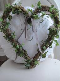 Pin Von Helena Rentmeester Auf The Heart Asks Pleasure First Kranz Ideen Blumengestecke Und Weihnachtskranz