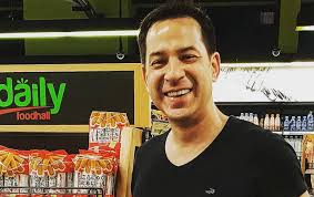 See more of ari wibowo official on facebook. Kesal Pada Oknum Yang Intoleran Agama Lain Ari Wibowo Ngetag Akun Ridwan Kamil