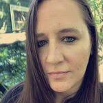 Kristy Stapleton's Instagram, Twitter & Facebook