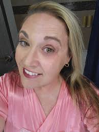 Ok y'all… I'm a fan of the Lacura face stuff…but this blue one has a  *distinct* smell. It reminds me of a old camper bathroom. Please tell me  I'm not alone!