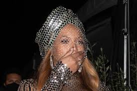 Beyonce, taylor swift, harry styles and more matched their masks to their outfits perfectly. Fu Bjqvgma6zpm