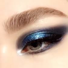 Eye Makeup Tutorial Video Gorgeous Blue Smoky Eye Makeup Product By Patmcgrathreal Eyemakeup Smo Smoky Eye Makeup Tutorial Eye Makeup Eye Makeup Tutorial
